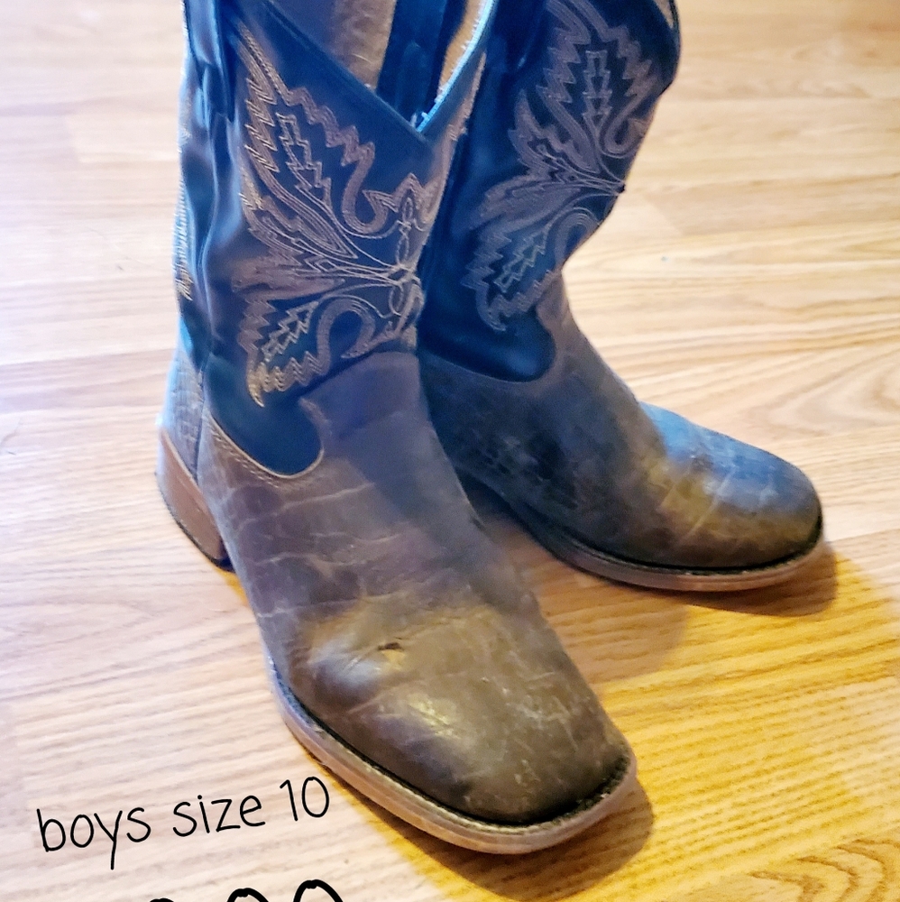 BOYS CLOTHES LOT